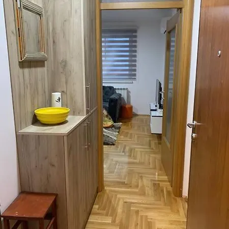 Stan Na Dan Pepi Lukavica, Sarajevo Daire *